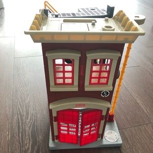 Fisher Price fire house and truck set EUC